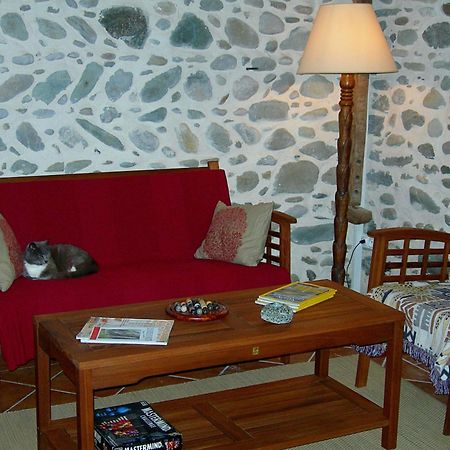 Maison D'Hotes Les 3 Baudets Issor Esterno foto