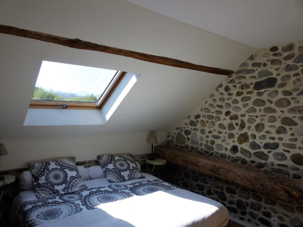Maison D'Hotes Les 3 Baudets Issor Esterno foto