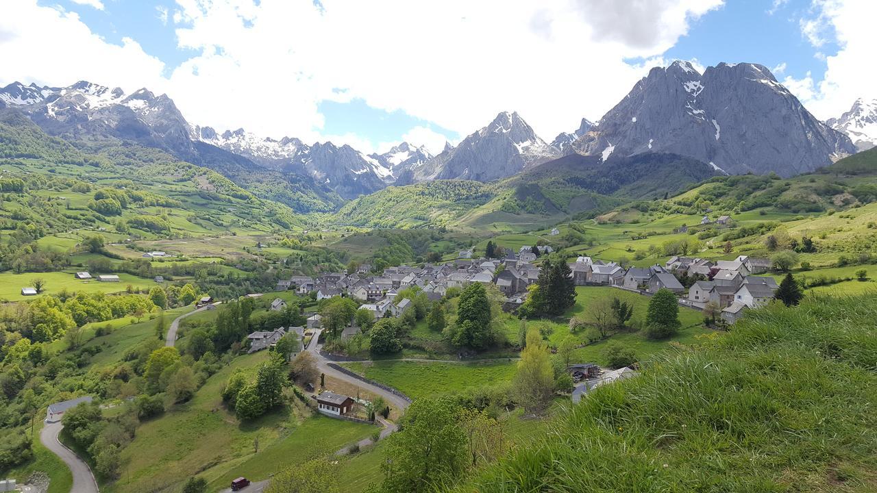 Maison D'Hotes Les 3 Baudets Issor Esterno foto