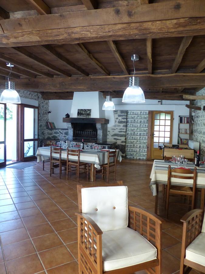 Maison D'Hotes Les 3 Baudets Issor Esterno foto