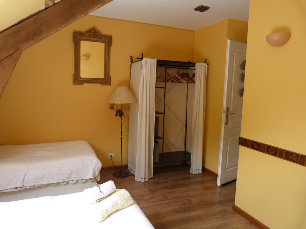 Maison D'Hotes Les 3 Baudets Issor Camera foto