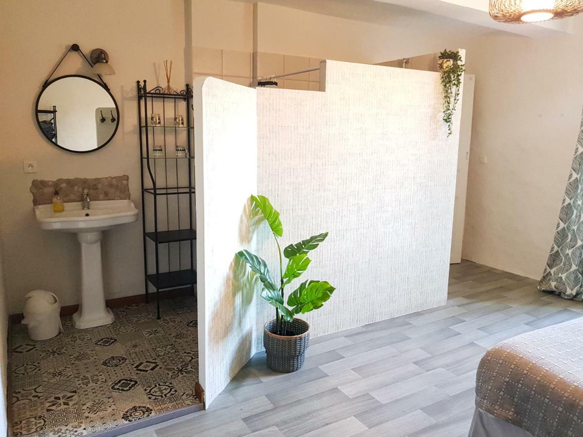 Maison D'Hotes Les 3 Baudets Issor Esterno foto